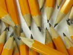 Viele Stifte die zueinander zeigen