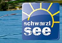 Logo Schwarzlsee mit See im Hintergrund
