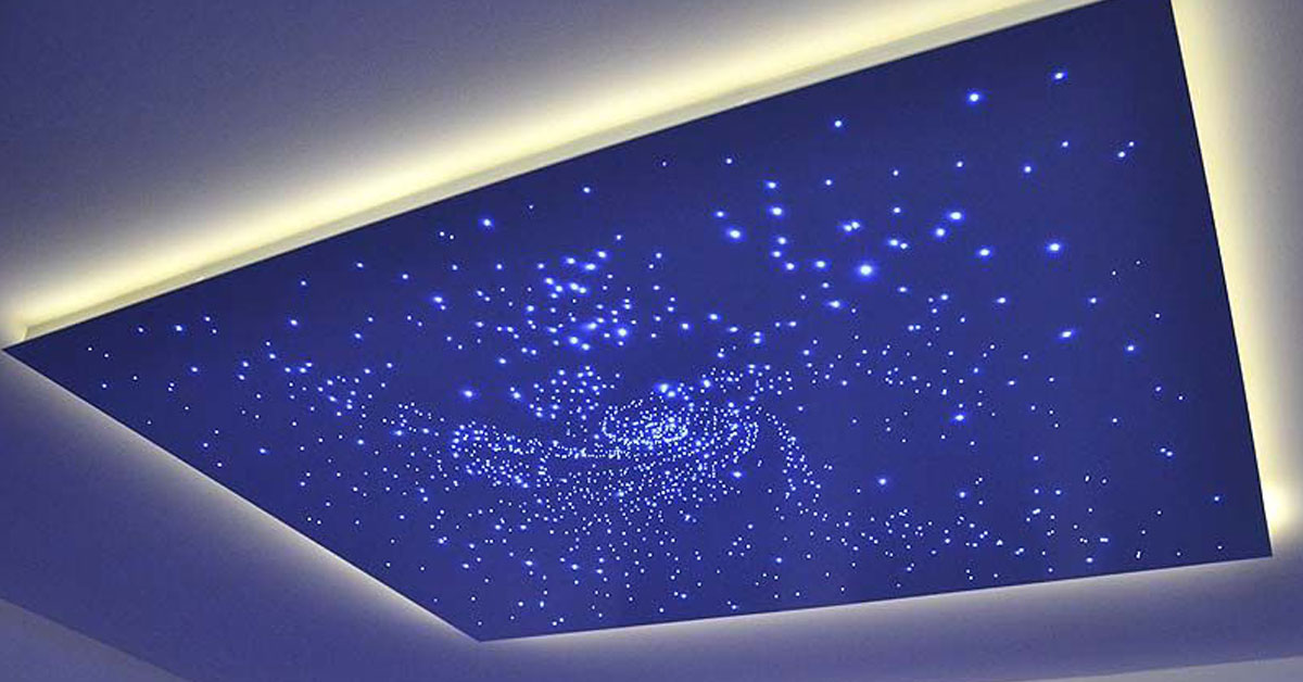 Sternenhimmellampe auf der Zimmerdecke