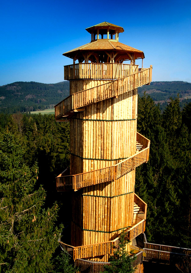 Hölzerner Turm